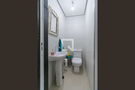 Casa à venda com 250m², 4 quartos e 2 vagasLavabo