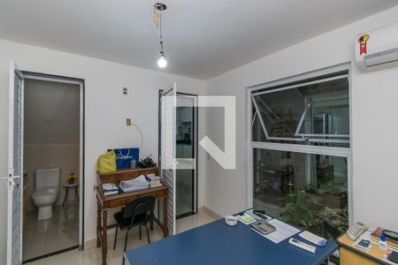 Casa à venda com 250m², 4 quartos e 2 vagasQuarto 2 Suíte
