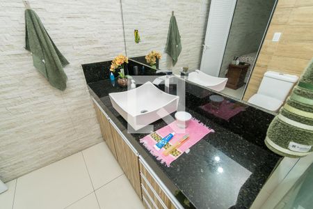 Casa à venda com 250m², 4 quartos e 2 vagasBanheiro da Suíte 3