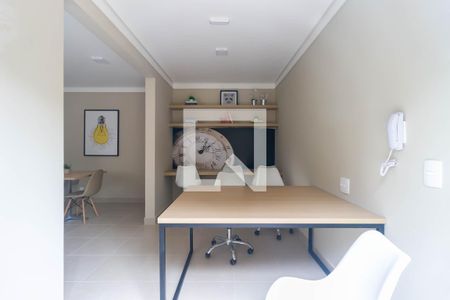 Apartamento à venda com 32m², 2 quartos e sem vaga Apartamento à venda com 32m², 2 quartos e sem vagaSala de Estudos