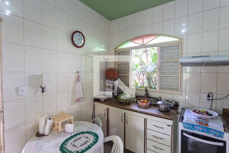 Casa à venda com 337m², 3 quartos e 3 vagas Casa à venda com 337m², 3 quartos e 3 vagasCozinha