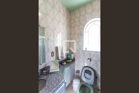 Casa à venda com 337m², 3 quartos e 3 vagas Casa à venda com 337m², 3 quartos e 3 vagasBanheiro Social