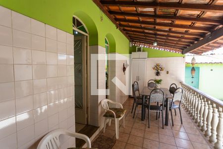 Casa à venda com 337m², 3 quartos e 3 vagas Casa à venda com 337m², 3 quartos e 3 vagasVaranda/Área de Serviço