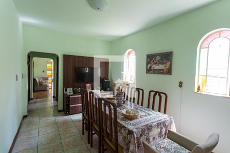 Casa à venda com 337m², 3 quartos e 3 vagas Casa à venda com 337m², 3 quartos e 3 vagasCopa