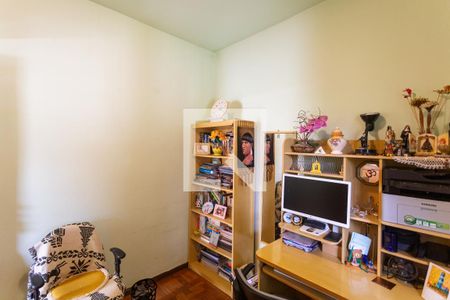 Casa à venda com 337m², 3 quartos e 3 vagas Casa à venda com 337m², 3 quartos e 3 vagasQuarto 2