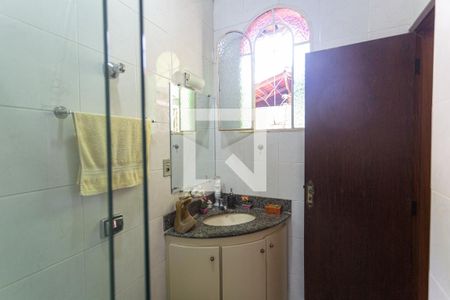 Casa à venda com 337m², 3 quartos e 3 vagas Casa à venda com 337m², 3 quartos e 3 vagasBanheiro da Suíte