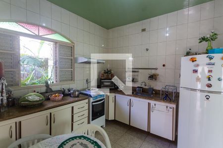 Casa à venda com 337m², 3 quartos e 3 vagas Casa à venda com 337m², 3 quartos e 3 vagasCozinha