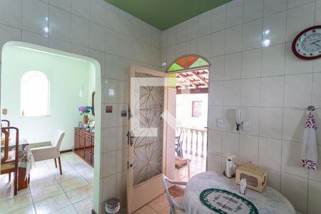 Casa à venda com 337m², 3 quartos e 3 vagas Casa à venda com 337m², 3 quartos e 3 vagasCozinha