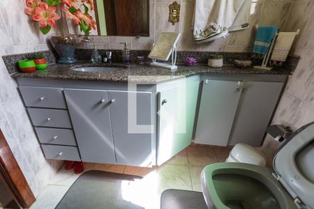 Casa à venda com 337m², 3 quartos e 3 vagas Casa à venda com 337m², 3 quartos e 3 vagasArmário do Banheiro Social