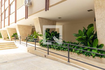 Apartamento para alugar com 215m², 3 quartos e 2 vagas Apartamento para alugar com 215m², 3 quartos e 2 vagasÁrea comum