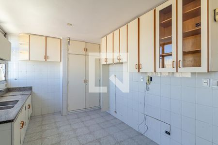 Apartamento para alugar com 215m², 3 quartos e 2 vagas Apartamento para alugar com 215m², 3 quartos e 2 vagasCozinha