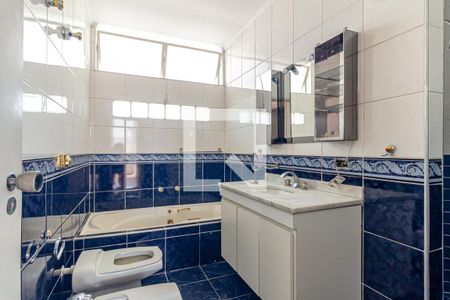 Apartamento para alugar com 215m², 3 quartos e 2 vagas Apartamento para alugar com 215m², 3 quartos e 2 vagasBanheiro 2