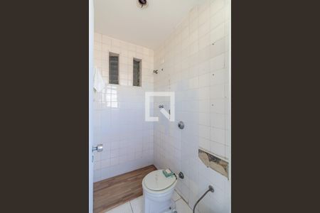 Apartamento para alugar com 215m², 3 quartos e 2 vagas Apartamento para alugar com 215m², 3 quartos e 2 vagasBanheiro de Serviço