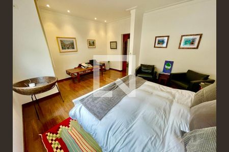 Casa de condomínio à venda com 350m², 4 quartos e 4 vagas