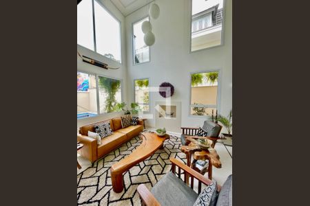 Casa de condomínio à venda com 350m², 4 quartos e 4 vagas