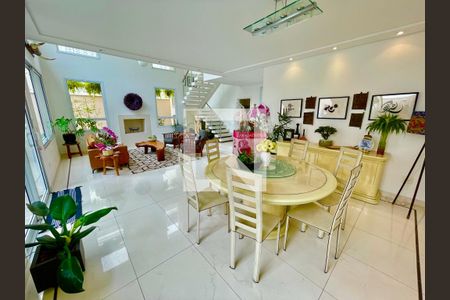 Casa de condomínio à venda com 350m², 4 quartos e 4 vagas