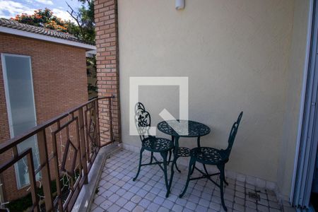 Casa de condomínio à venda com 210m², 4 quartos e 4 vagas Casa de condomínio à venda com 210m², 4 quartos e 4 vagasVaranda do Quarto 1