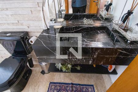 Casa de condomínio à venda com 210m², 4 quartos e 4 vagas Casa de condomínio à venda com 210m², 4 quartos e 4 vagasLavabo