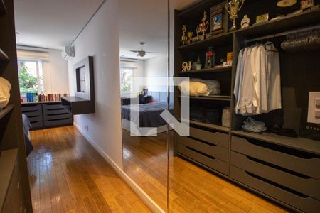 Casa de condomínio à venda com 210m², 4 quartos e 4 vagas Casa de condomínio à venda com 210m², 4 quartos e 4 vagasQuarto 3