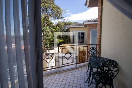 Casa de condomínio à venda com 210m², 4 quartos e 4 vagas Casa de condomínio à venda com 210m², 4 quartos e 4 vagasVaranda do Quarto 1