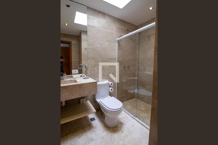 Casa de condomínio à venda com 210m², 4 quartos e 4 vagas Casa de condomínio à venda com 210m², 4 quartos e 4 vagasBanheiro do Quarto 4