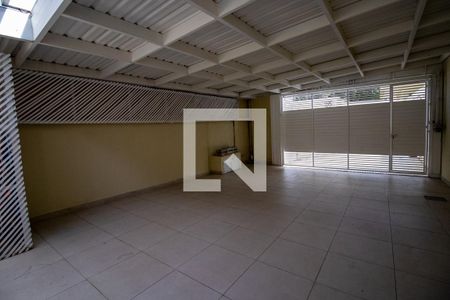 Casa de condomínio à venda com 210m², 4 quartos e 4 vagas Casa de condomínio à venda com 210m², 4 quartos e 4 vagasGaragem