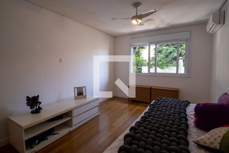 Casa de condomínio à venda com 210m², 4 quartos e 4 vagas Casa de condomínio à venda com 210m², 4 quartos e 4 vagasQuarto 4