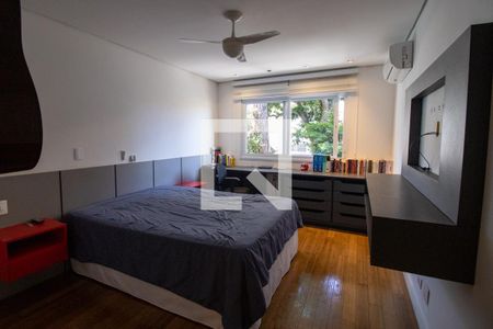 Casa de condomínio à venda com 210m², 4 quartos e 4 vagas Casa de condomínio à venda com 210m², 4 quartos e 4 vagasQuarto 3