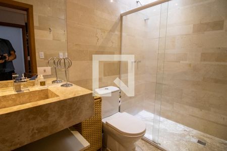 Casa de condomínio à venda com 210m², 4 quartos e 4 vagas Casa de condomínio à venda com 210m², 4 quartos e 4 vagasBanheiro do Quarto 3