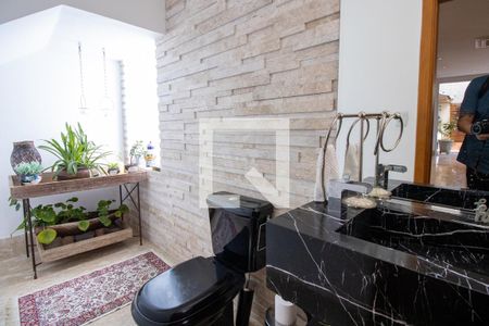 Casa de condomínio à venda com 210m², 4 quartos e 4 vagas Casa de condomínio à venda com 210m², 4 quartos e 4 vagasLavabo