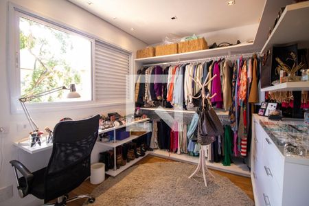 Casa de condomínio à venda com 210m², 4 quartos e 4 vagas Casa de condomínio à venda com 210m², 4 quartos e 4 vagasQuarto 2