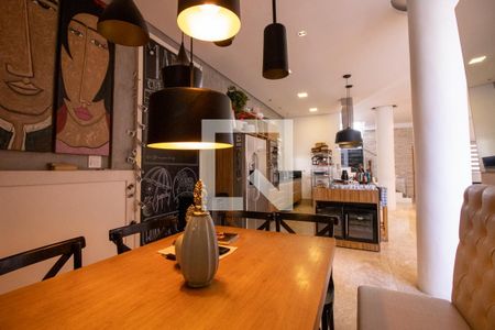 Casa de condomínio à venda com 210m², 4 quartos e 4 vagas Casa de condomínio à venda com 210m², 4 quartos e 4 vagasCozinha