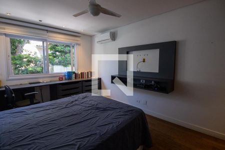 Casa de condomínio à venda com 210m², 4 quartos e 4 vagas Casa de condomínio à venda com 210m², 4 quartos e 4 vagasQuarto 3