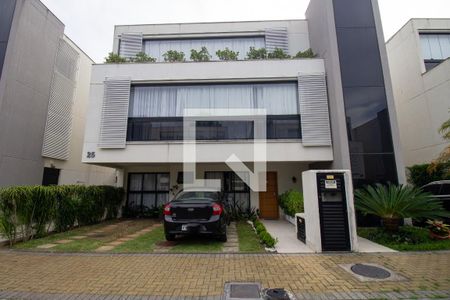 Casa de condomínio à venda com 145m², 3 quartos e 2 vagas Casa de condomínio à venda com 145m², 3 quartos e 2 vagasFachada do Bloco