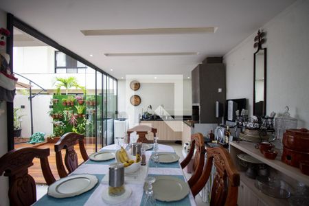 Casa de condomínio à venda com 145m², 3 quartos e 2 vagas Casa de condomínio à venda com 145m², 3 quartos e 2 vagasÁrea Gourmet