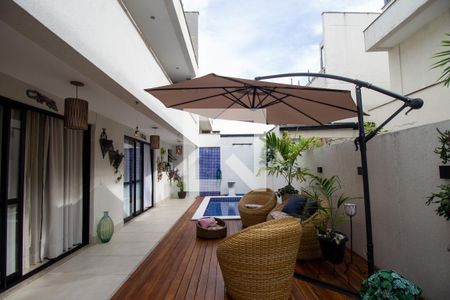 Casa de condomínio à venda com 145m², 3 quartos e 2 vagas Casa de condomínio à venda com 145m², 3 quartos e 2 vagasÁrea Gourmet