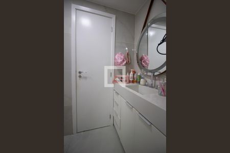 Casa de condomínio à venda com 145m², 3 quartos e 2 vagas Casa de condomínio à venda com 145m², 3 quartos e 2 vagasBanheiro da Suíte 2 e 3