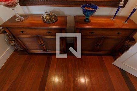 Casa para alugar com 1200m², 5 quartos e 8 vagas Casa para alugar com 1200m², 5 quartos e 8 vagasSala de JantarSala de Jantar