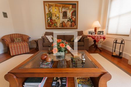 Casa para alugar com 1200m², 5 quartos e 8 vagas Casa para alugar com 1200m², 5 quartos e 8 vagasSala 2