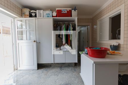 Casa para alugar com 1200m², 5 quartos e 8 vagas Casa para alugar com 1200m², 5 quartos e 8 vagasLavanderia