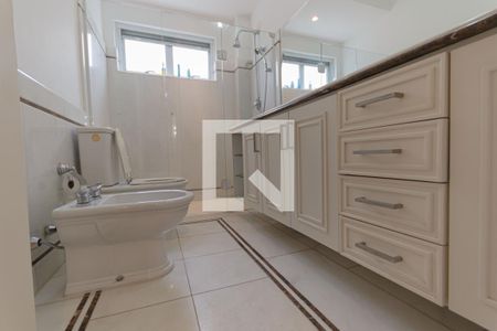 Casa para alugar com 1200m², 5 quartos e 8 vagas Casa para alugar com 1200m², 5 quartos e 8 vagasBanheiro da Suíte 5