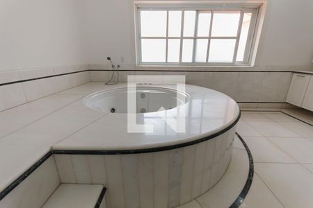 Casa para alugar com 1200m², 5 quartos e 8 vagas Casa para alugar com 1200m², 5 quartos e 8 vagasBanheiro da Suíte 3