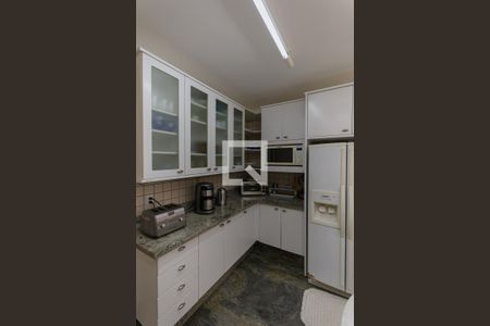 Casa para alugar com 1200m², 5 quartos e 8 vagas Casa para alugar com 1200m², 5 quartos e 8 vagascozinha