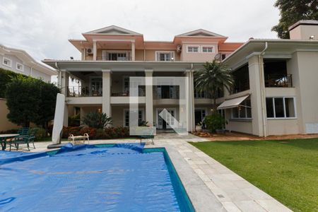 Casa para alugar com 1200m², 5 quartos e 8 vagas Casa para alugar com 1200m², 5 quartos e 8 vagasÁrea comum - Piscina