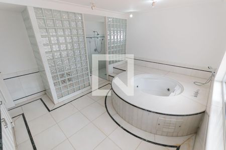 Casa para alugar com 1200m², 5 quartos e 8 vagas Casa para alugar com 1200m², 5 quartos e 8 vagasBanheiro da Suíte 3