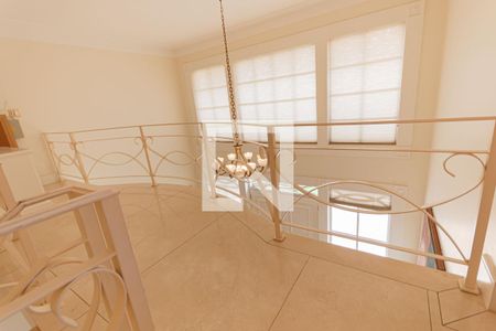 Casa para alugar com 1200m², 5 quartos e 8 vagas Casa para alugar com 1200m², 5 quartos e 8 vagascorredor