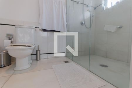 Casa para alugar com 1200m², 5 quartos e 8 vagas Casa para alugar com 1200m², 5 quartos e 8 vagasBanheiro da Suíte 3