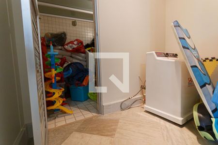 Casa para alugar com 1200m², 5 quartos e 8 vagas Casa para alugar com 1200m², 5 quartos e 8 vagasacademia