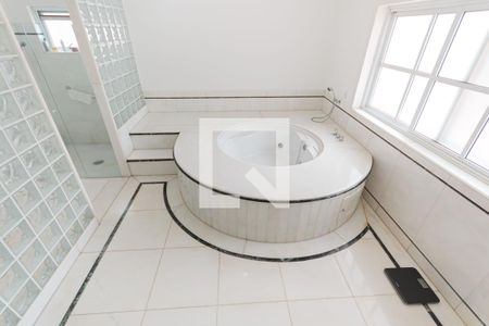 Casa para alugar com 1200m², 5 quartos e 8 vagas Casa para alugar com 1200m², 5 quartos e 8 vagasBanheiro da Suíte 3