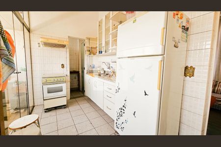 Apartamento à venda com 200m², 5 quartos e 2 vagas Apartamento à venda com 200m², 5 quartos e 2 vagasCozinha 02